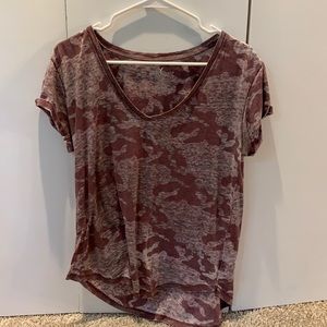 American Eagle maroon camp v-neck